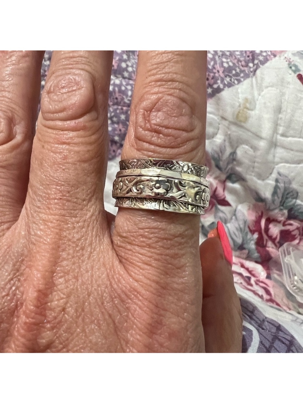 Sterling Silver Floral Spinner Ring - Silver